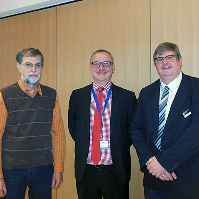 Prof. Dr. Ullrich Pietsch (Dekan Fakultät IV), Dr. Lutz Möller (UNESCO) und Prof. Dr. Ralph Dreher vom Lehrgebiet Technikdidaktik an Berufskollegs. (v.l.)