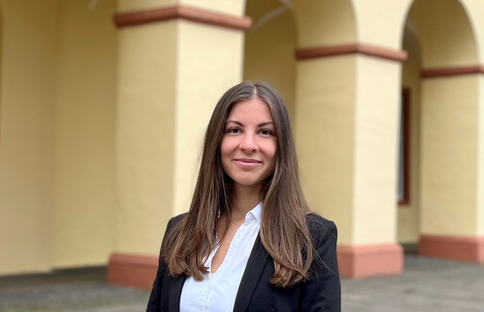 Alumna der Accounting, Auditing and Taxation
