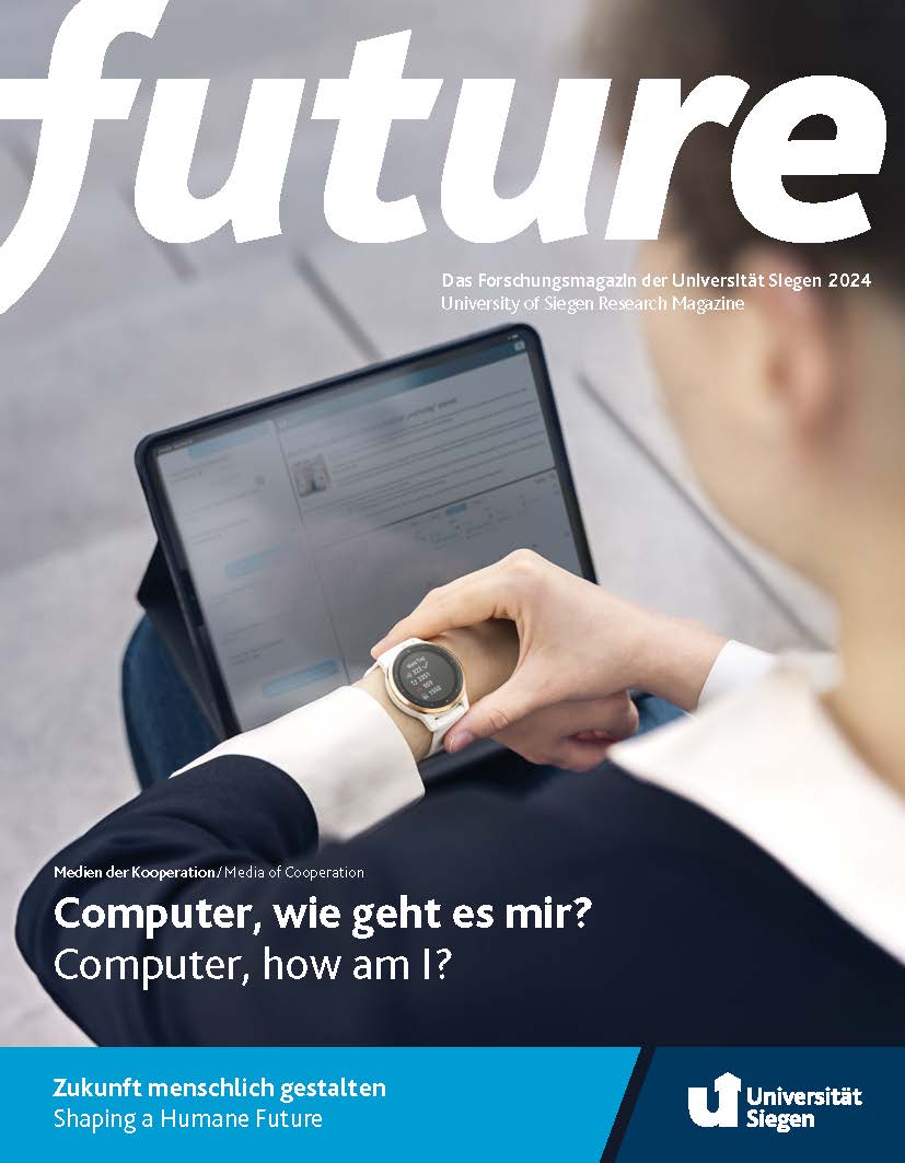 Titelbild Forschungsmagazin. Frau mit Smartwatch und Laptop
