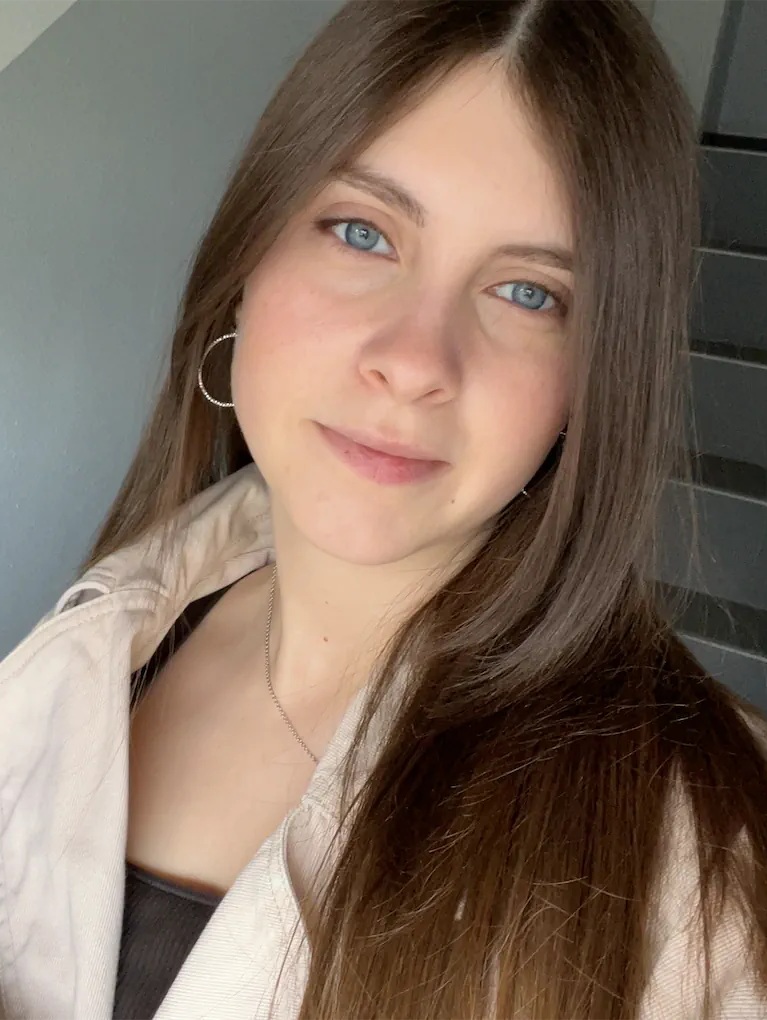 Ein Foto Ebru Kader Heper, die als SHK für Jörg Siewert arbeitet.