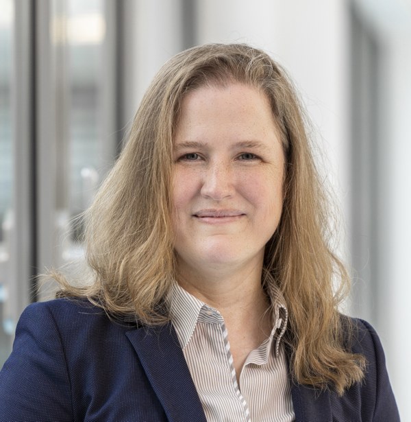 Portrait of Heidi Heinrichs-better solution