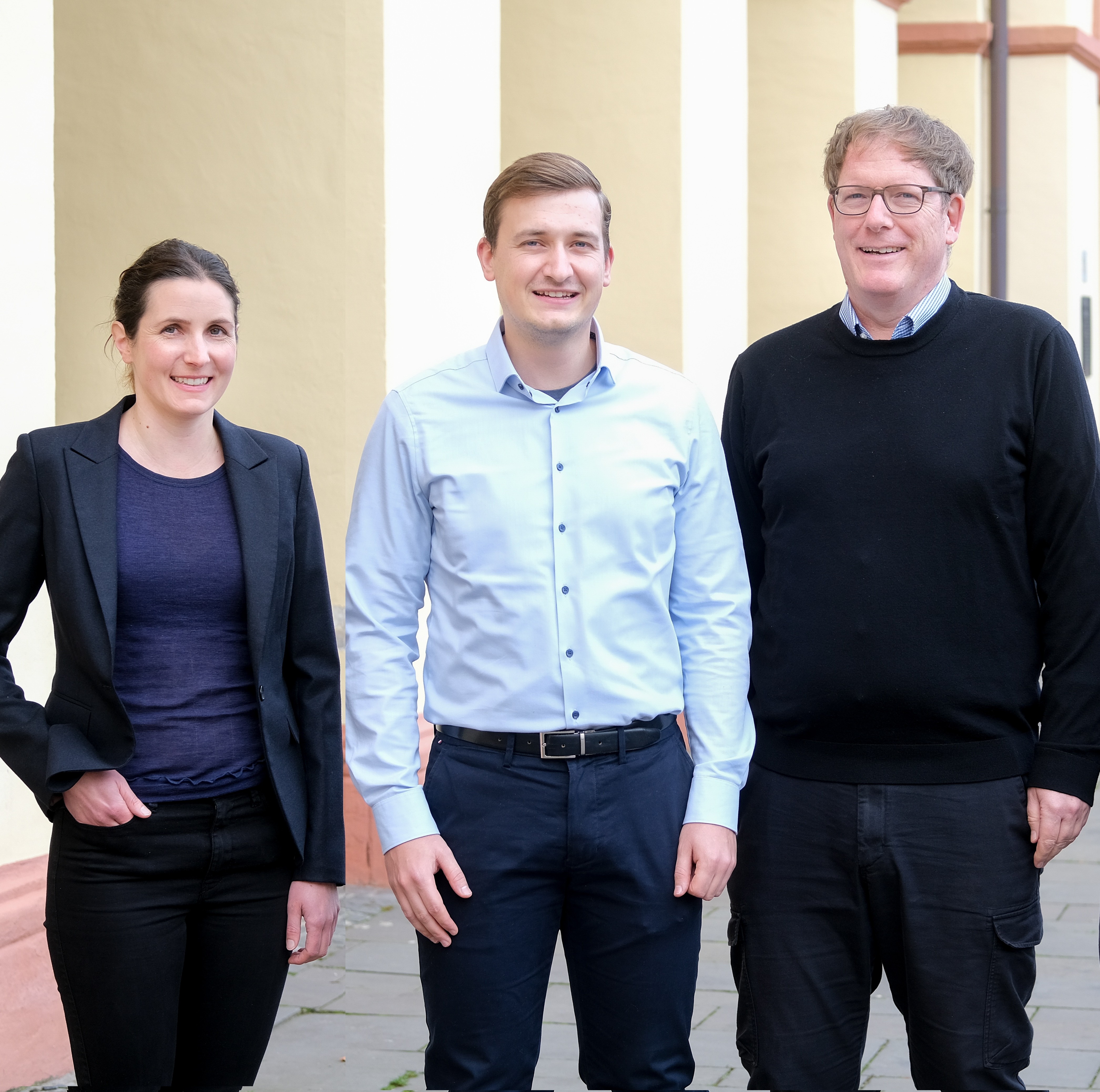 Das Bild zeigt das Lehrstuhlteam für Finanzwissenschaft