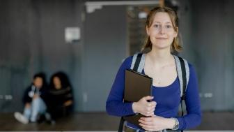 Studentin im Hörsaalzentrum