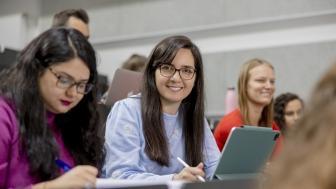 Studierende im Hörsaal
