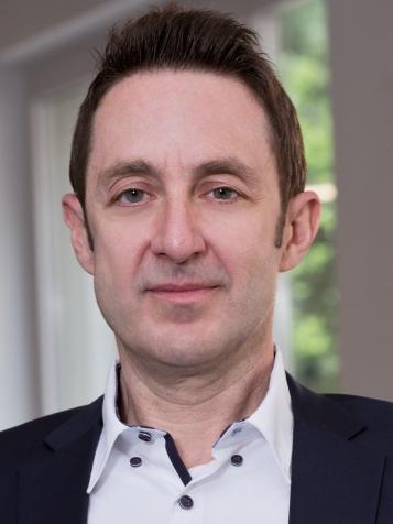Portrait von Prof. Dr. Dr. Sascha Kraus