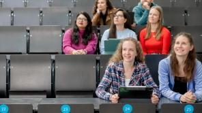 Studierende aufmerksam im Hörsaal