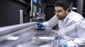 Dr. John Meshreki working on Fourier Ptychography Microscopy
