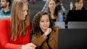 Studierende im Seminar