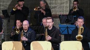 Big Band auf der Bühne der Offenen uni