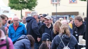 Besucherinnen und Besucher bei der Offenen Uni
