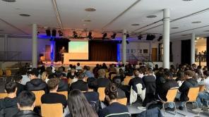 Professor Stein am Clara Schumann Gymnasium (Rent-a-Prof)