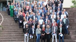 Alumni treffen sich nach 25 Jahren wieder.
