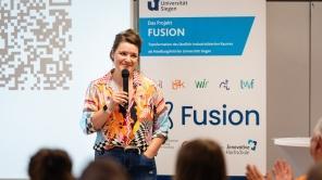 Marie Ting (Südwestfalen-Agentur) bei der Panel-Diskussion des Fusion-Forums.