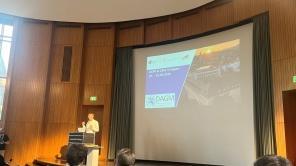 Prof. Michael Möller stellt den Austragungsort Siegen für die GCPR/VMV 2026 auf der GCPR in Freiburg vor.