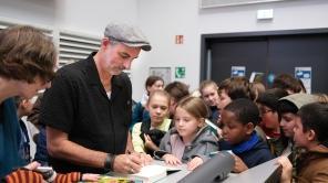Autogrammstunde mit Nils Mohl