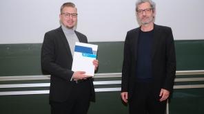 Übergabe eines Förderpreises