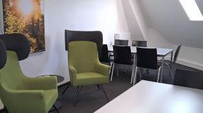 LEO US-A 245 hoch (Sessel, Tisch, Stühle, Bild)