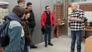 Besuch des Windkanals 1