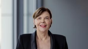Porträt der Prorektorin Prof. Petra Vogel