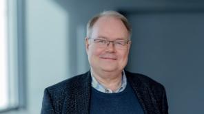 Porträt des Prorektors Prof. Hans Merzendorfer