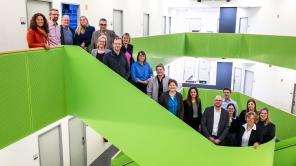 Gruppenfoto von neuberufenen Professorinnen und Professoren