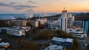 Das ZIMT befindet sich auf dem Adolf-Reichwein-Campus der Uni Siegen.
