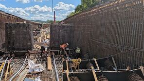 Bewehrung und Spannglieder des neuen Überbaus