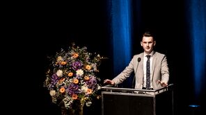 Bürgermeister hält Ansprache