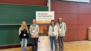 Das Team der Allgemeinen Psychologie auf dem Suchtkongress