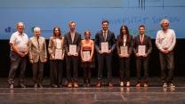 Gruppenfoto der Preisträgerinnen und Preisträger des Arthur-Woll-Preises 2025 gemeinsam mit Prof. Dr. Marc Hassenzahl, Prof. Dr. Alexander Strina und Diplom-Kaufmann Gerd Dilling, dem Vorsitzenden des Fördervereins der Fakultät III.