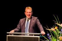 Grußwort der Stadt Siegen von Bürgermeister Steffen Mues; Examensfeier der Fakultät III am 26.06.2025