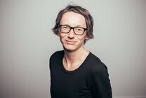 Portrait von Dr. Jana Mikota, Preisträgerin des Volkacher Talers