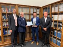 Bild von u.a. Jun.-Prof. Dr. Thomas Kopp
