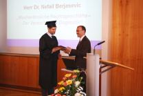 Bild von  v.l.: Dr. Nefail Berjasevic, Univ.-Prof. Dr. Peter Krebs
