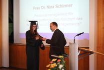 Bild von v.l.: Dr. Nina Schirmer, Univ.-Prof. Dr. Peter Krebs