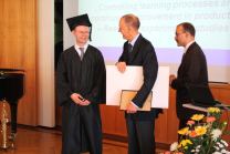 Bild von v.l.: Dr. Marc Zielinski, Rolf H. Brunswig, Univ.-Prof. Dr. Peter Krebs