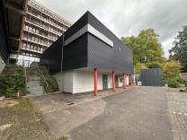 Das Rechenzentrum der Universität Siegen (NDC-Gebäude), unterhalb des Hölderlingebäudes.