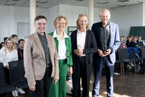 Prof. Dr. Dr. Friederike Welter, Prof. Dr. Stefanie Reese, Prof. Dr. Birgitta Wolff und Prof. Dr.-Ing. Manfred Fischedick bei der Eröffnung der Humboldtn-School