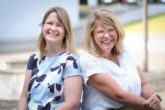 Maike Schramm und Sabine Tröster-Müller, die sich im Bereich der Ersten Hilfe für mentale Gesundheit engagieren.