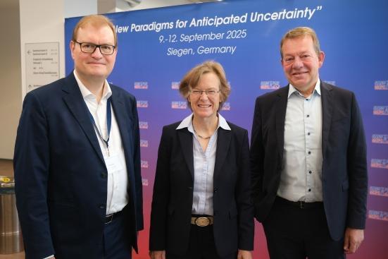 Prof. Manns, Rektorin Resse, Bürgermeister Mues