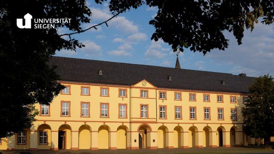Mittelflügel des Unteren Schlosses in Siegen im Sonnenlicht