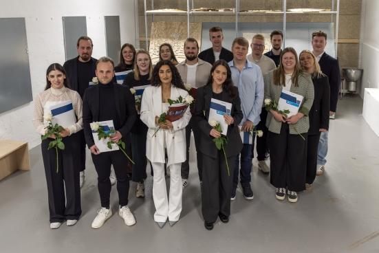 Abschlussfeier Department Architektur 08.10.2025 - Gruppenfoto