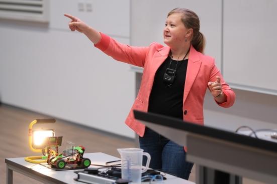 A. K. Beine Kinderuni 2025-6