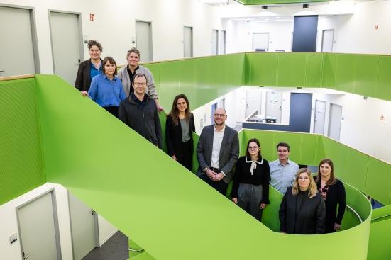 Gruppenfoto von neuberufenen Professorinnen und Professoren