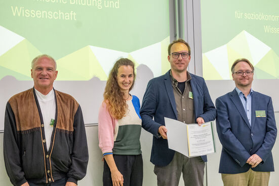 Preisverleihung an Dr. Steffen Lange.