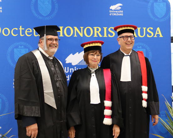 Die Universität Orléans hat zum 720. Gründungsjubiläum Prof. Dr.-Ing. Peter Haring Bolívar von der Universität Siegen die Ehrendoktorwürde verliehen.