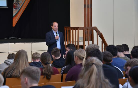 Dr. Manuel Froitzheim ist Projektleiter der Schülerakademie Finanzkompetenz