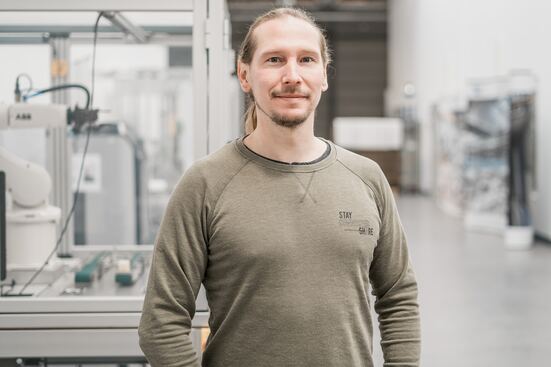 Sven Bittenbinder ist wissenschaftlicher Mitarbeiter am Lehrstuhl Wirtschaftsinformatik, insb. IT für die alternde Gesellschaft.