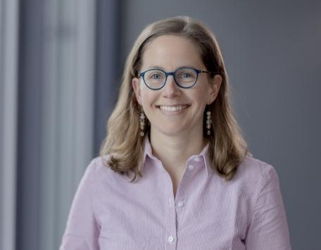 Portraitfoto Nora Ratmann