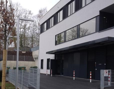 Chemikalienentsorgung und Gasversorgung